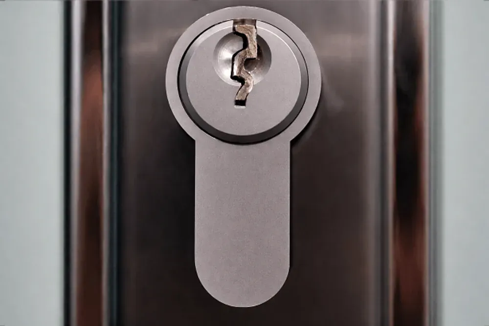 Broken key removal